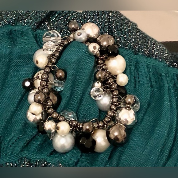 Assorted Beads Stretch Bracelet - Picture 2 of 10